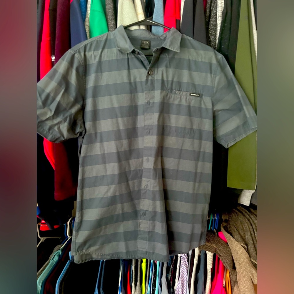Oakley Button Down Casual Shirt Size Large